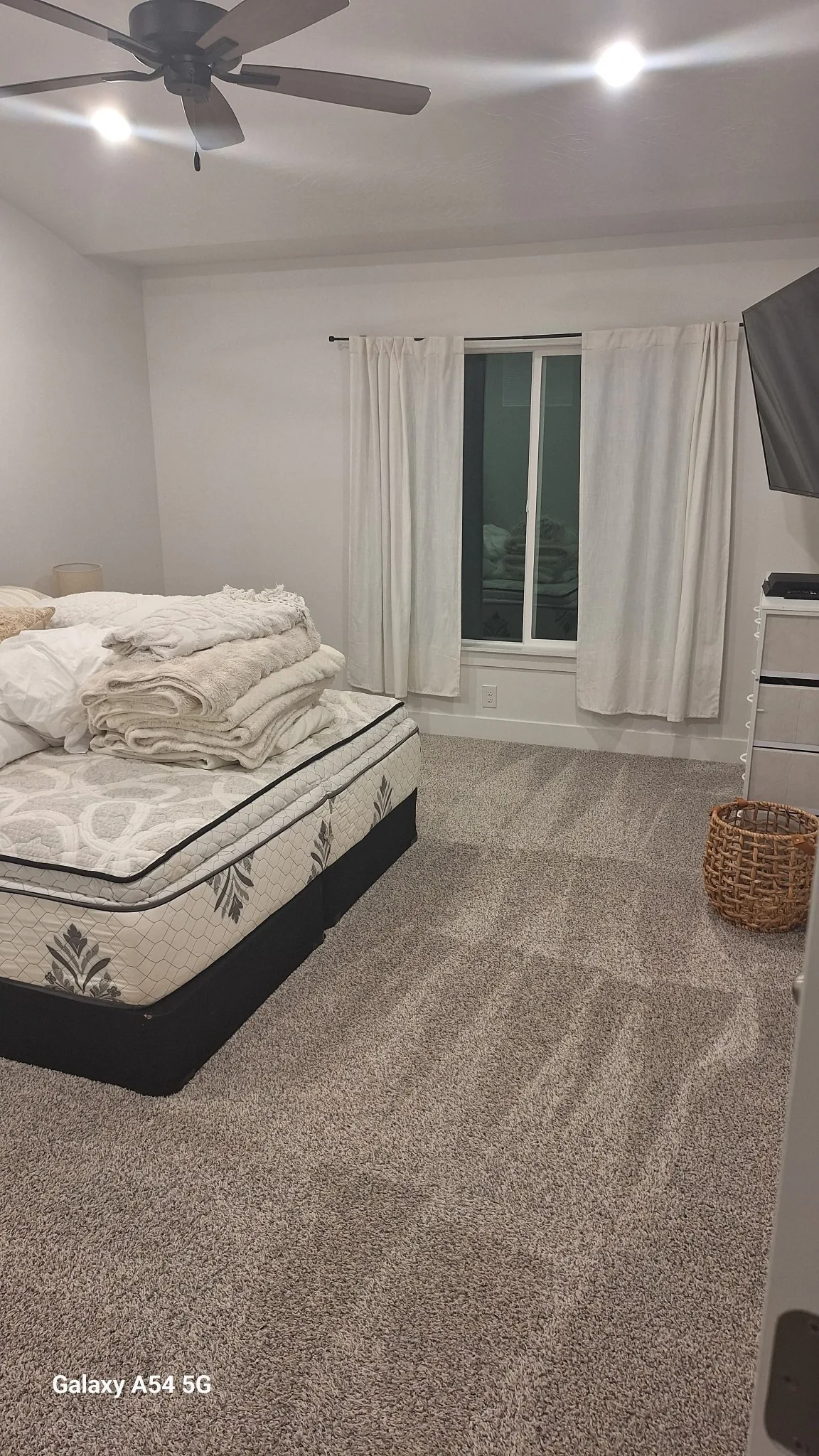 Bedroom after professional house cleaning by Pack Cleaning Co. in Utah County