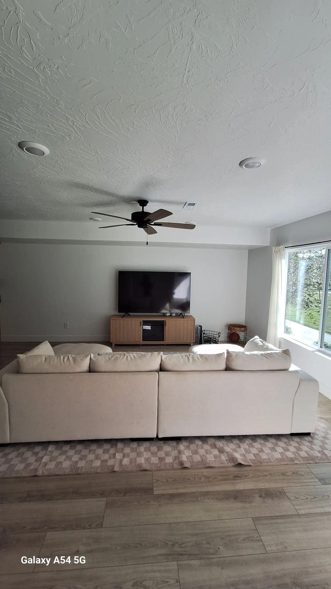 Living Room after professional house cleaning by Pack Cleaning Co. in Utah County