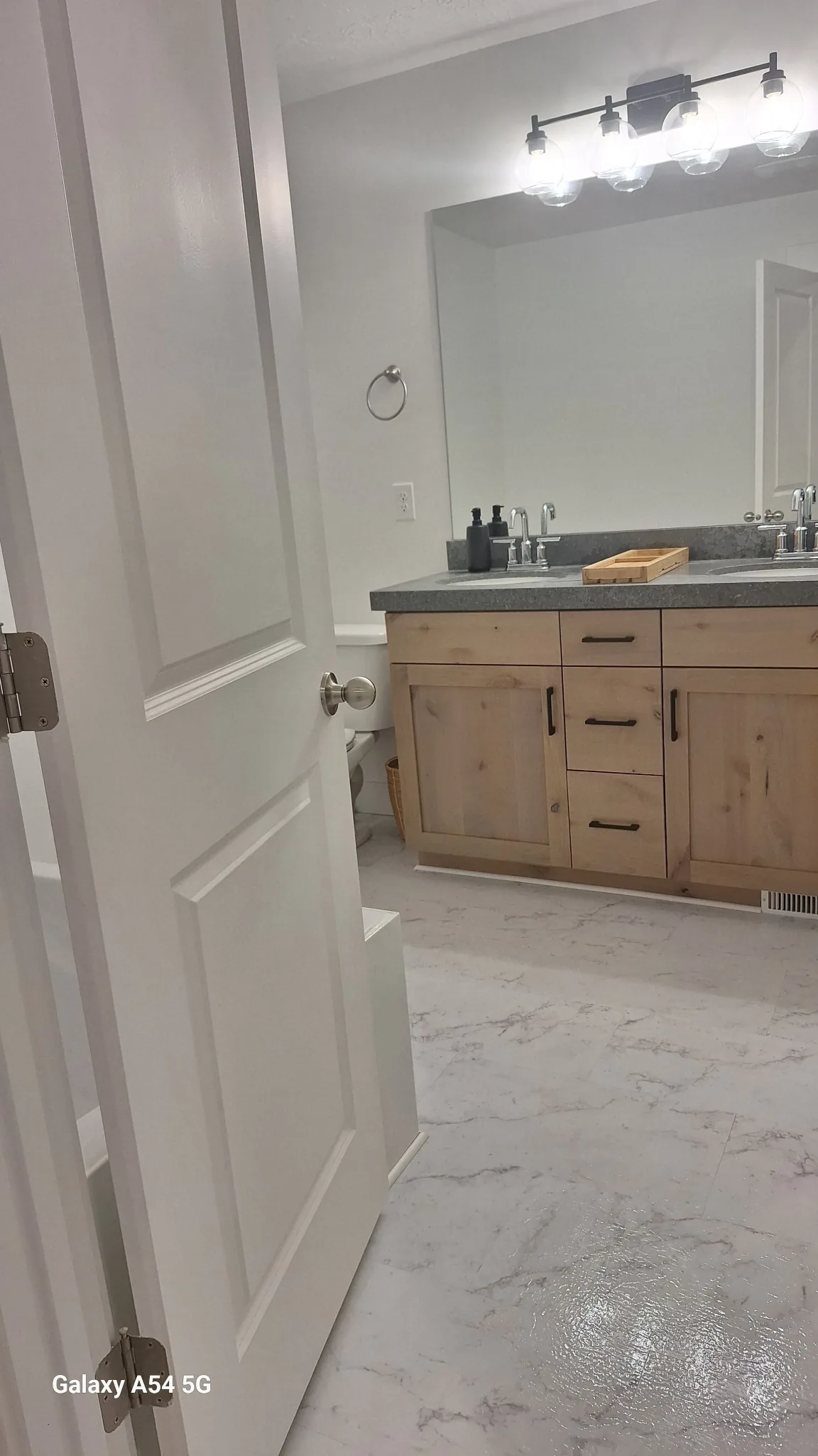 Primary Bathroom after professional house cleaning by Pack Cleaning Co. in Utah County